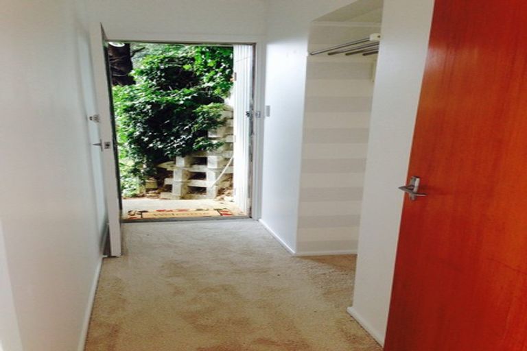 Photo of property in 28-30 Matipo Street, Eastbourne, Lower Hutt, 5013
