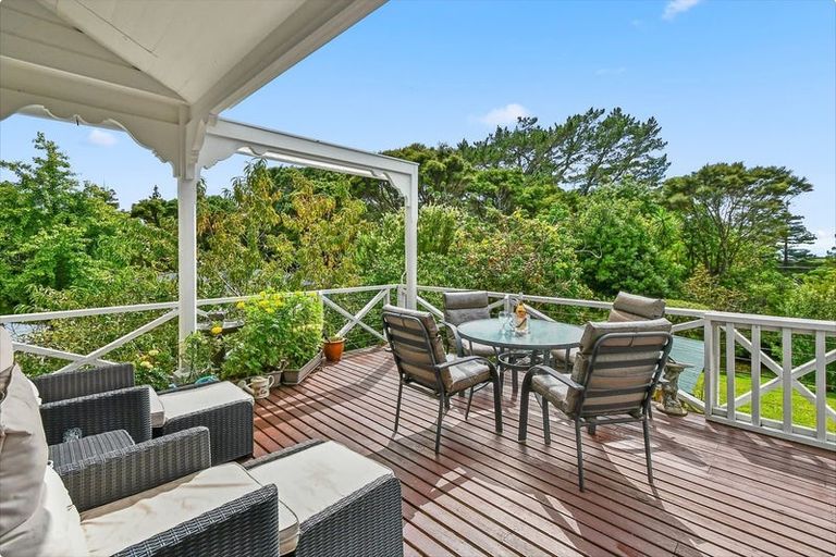 Photo of property in 196 Wade River Road, Wade Heads, Whangaparaoa, 0932