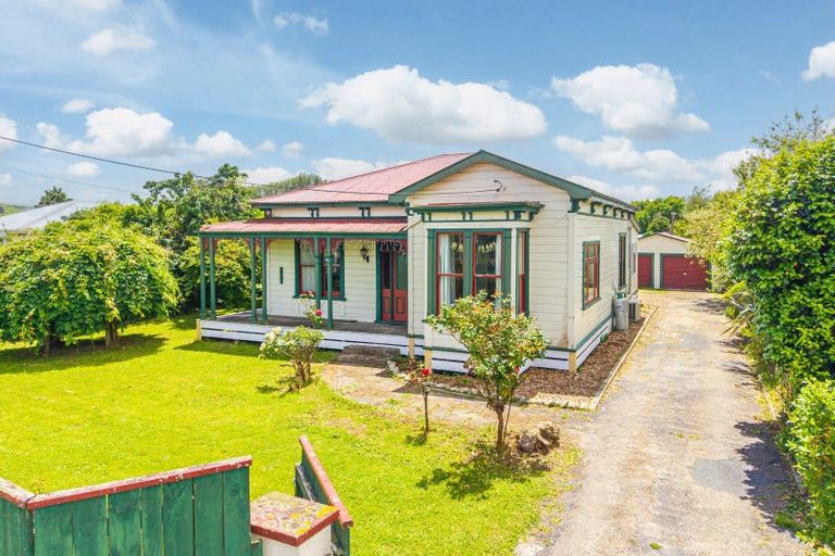 Photo of property in 2 Cambridge Street, Pahiatua, 4910