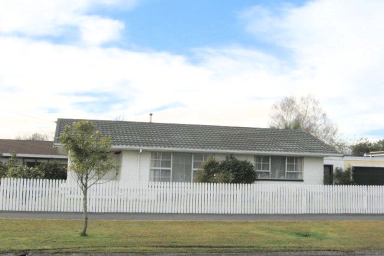 Photo of property in 18 Howden Road, Fairfield, Hamilton, 3214