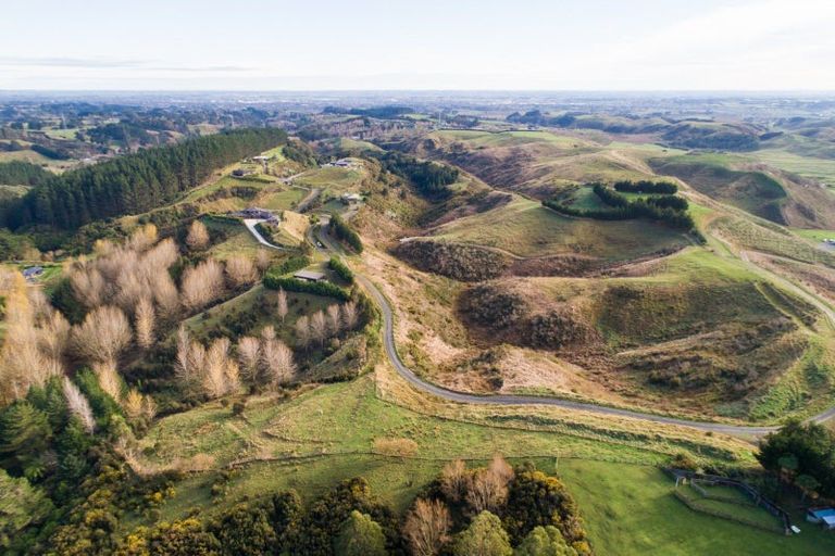 Photo of property in 82 County Heights Drive, Aokautere, 4471