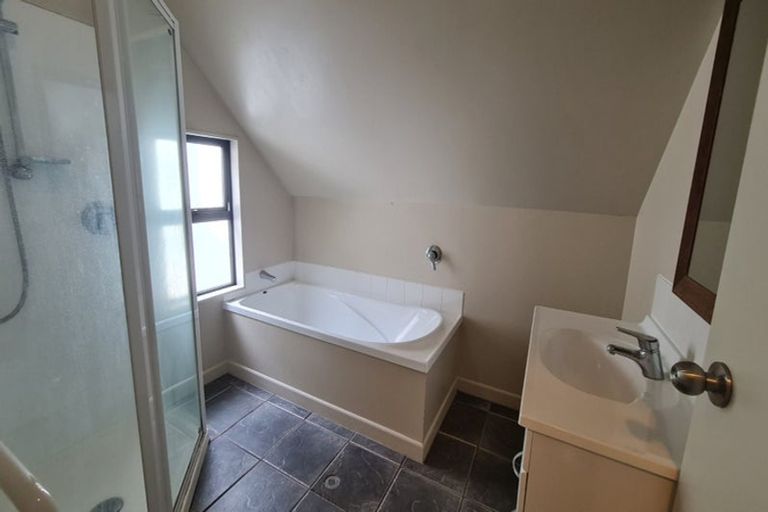 Photo of property in 30a Domanski Crescent, Owhiro Bay, Wellington, 6023