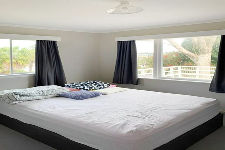 Photo of property in 9 Roband Avenue, Glenfield, Auckland, 0629