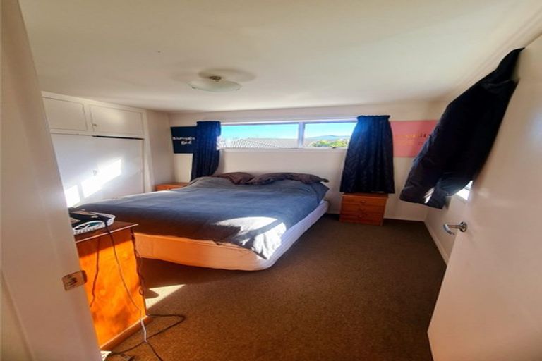 Photo of property in 16 De Bloge Place, Burwood, Christchurch, 8061