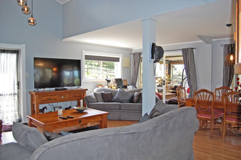 Photo of property in Gibbons Road, Kaiwaka, 0573