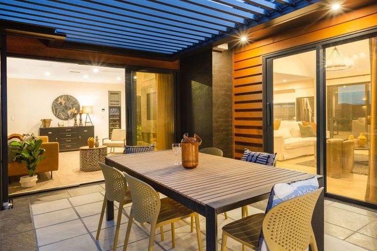 Photo of property in 16 Rotorua Grove, Aotea, Porirua, 5024