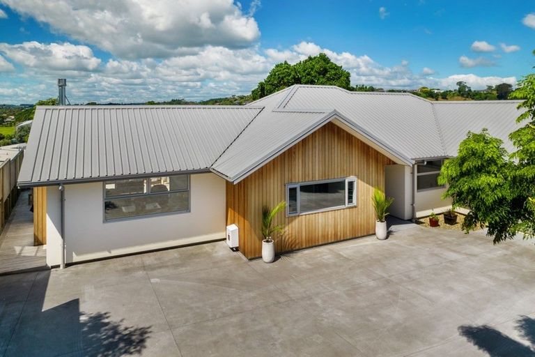 Photo of property in 55b Paynters Avenue, Strandon, New Plymouth, 4312