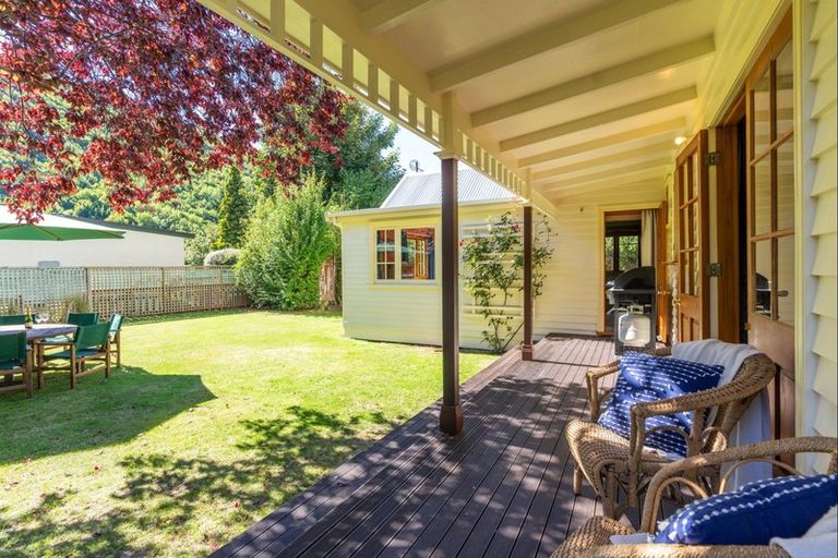 Photo of property in 23 Bedford Street, Arrowtown, 9302