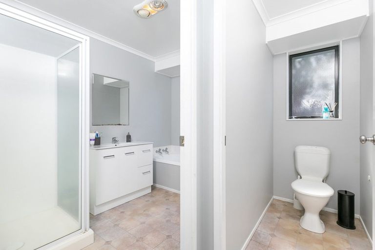 Photo of property in 15 Chancery Close, Hamilton East, Hamilton, 3216