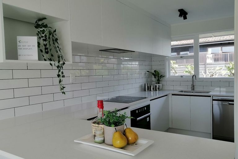 Photo of property in 3/240 Hurstmere Road, Takapuna, Auckland, 0622