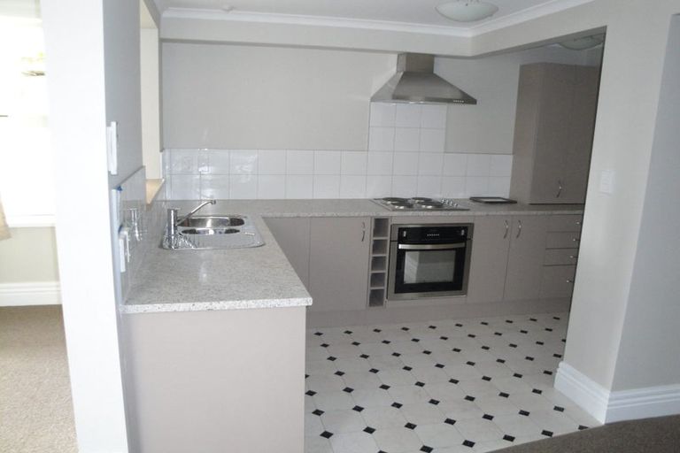 Photo of property in 4/112 Austin Street, Mount Victoria, Wellington, 6011