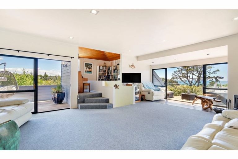 Photo of property in 15 Park Rise, Campbells Bay, Auckland, 0630