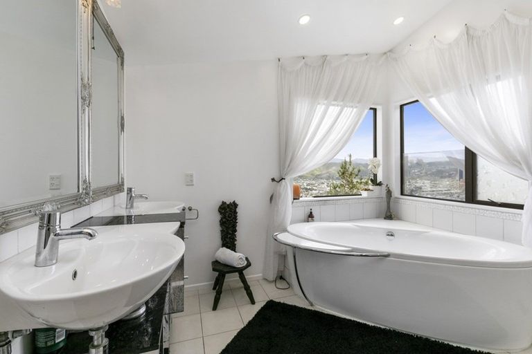 Photo of property in 23 Meadowbank Drive, Belmont, Lower Hutt, 5010