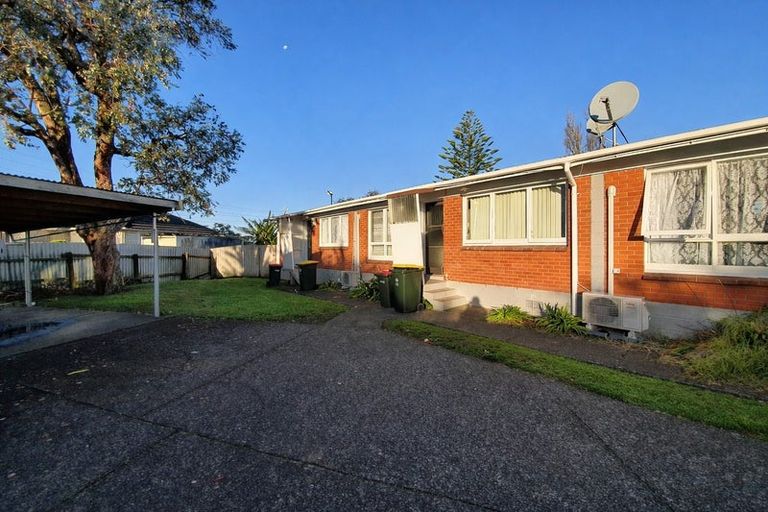 Photo of property in 2/312 Massey Road, Mangere East, Auckland, 2024