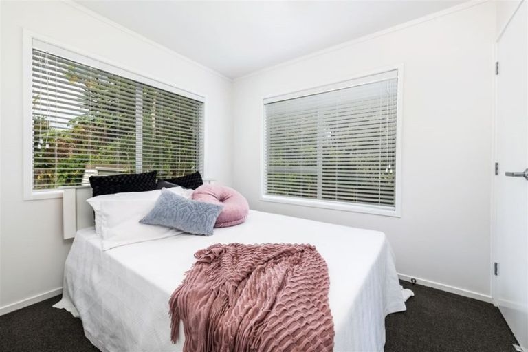 Photo of property in 2/25 Lucinda Place, Glen Eden, Auckland, 0602