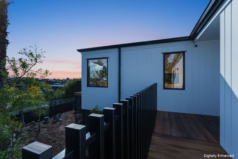 Photo of property in 8a Cedar Terrace, Stanmore Bay, Whangaparaoa, 0932