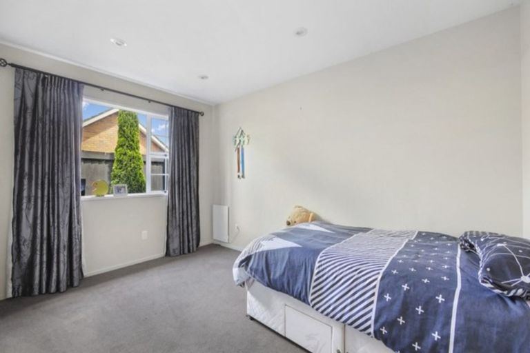 Photo of property in 106 Regency Crescent, Redwood, Christchurch, 8051