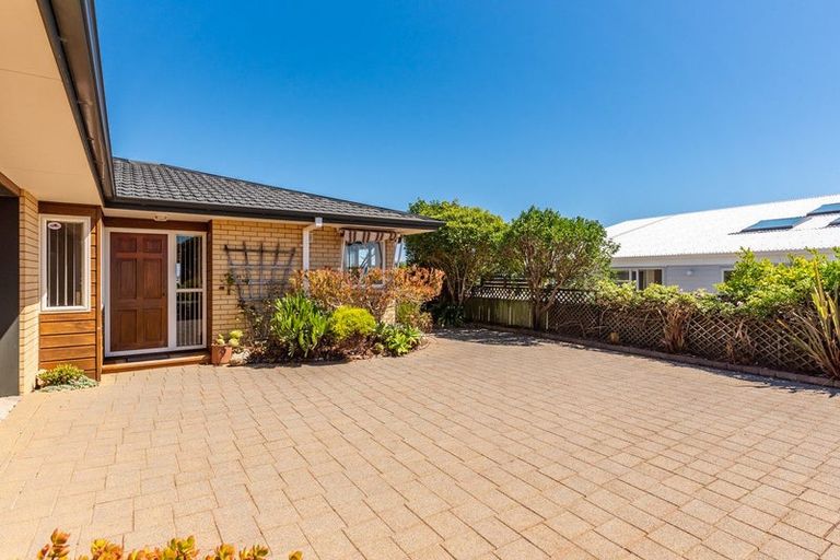 Photo of property in 174 Weggery Drive, Waikanae Beach, Waikanae, 5036