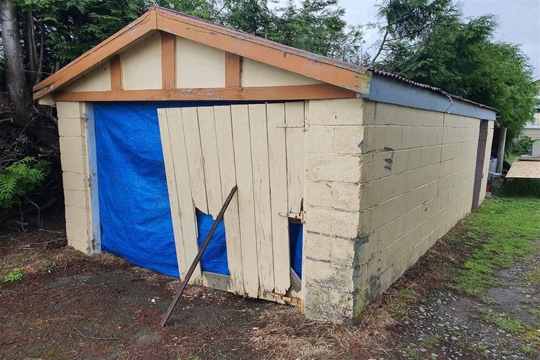 Photo of property in 6 Herbert Street, Waimate, 7924