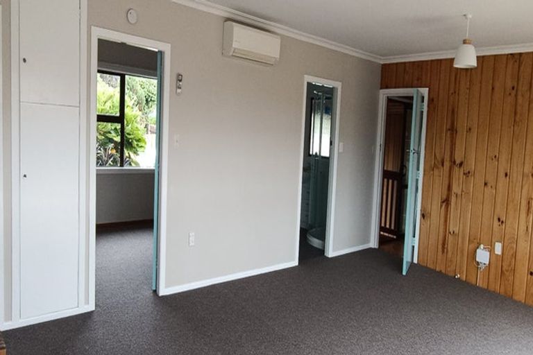 Photo of property in 26 Reeves Street, Waikanae Beach, Waikanae, 5036
