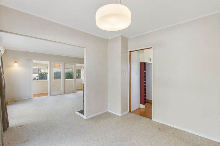 Photo of property in 6 Raines Avenue, Forrest Hill, Auckland, 0620