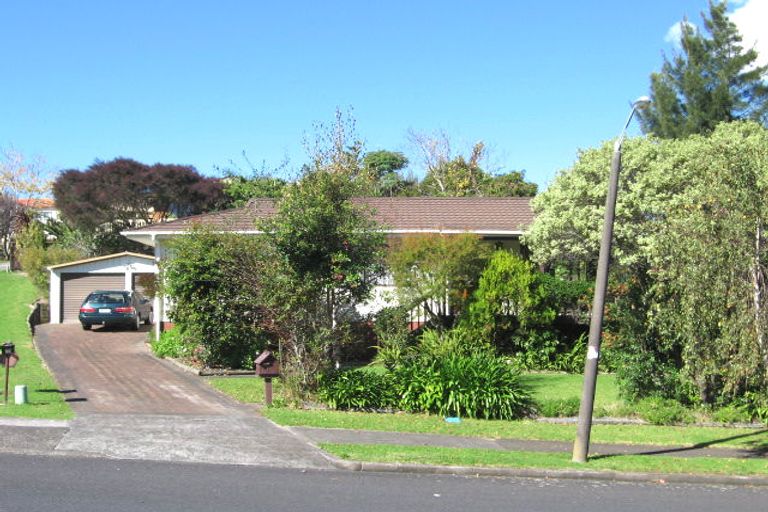 Photo of property in 12 Marendellas Drive, Bucklands Beach, Auckland, 2014