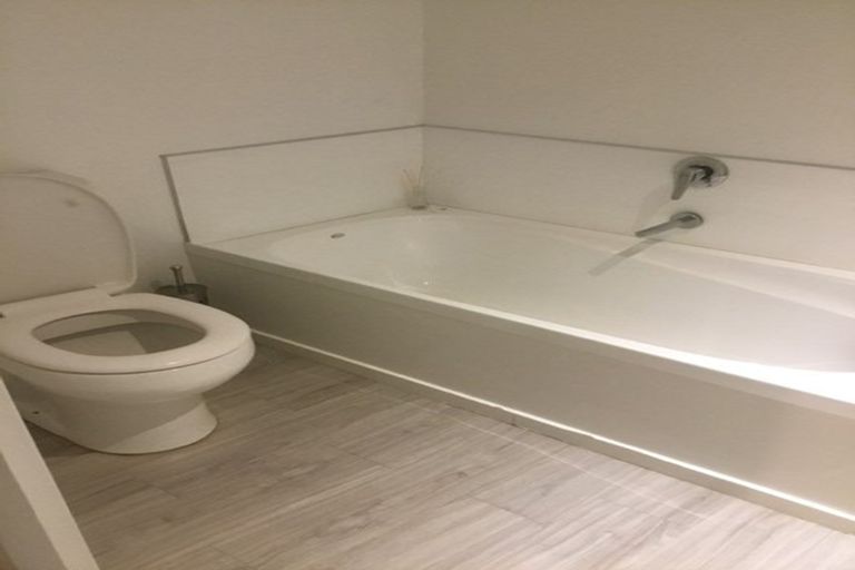 Photo of property in 70b Elizabeth Street, Riccarton, Christchurch, 8041