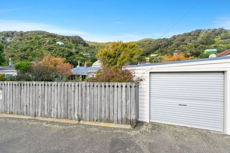 Photo of property in 389 Muritai Road, Eastbourne, Lower Hutt, 5013