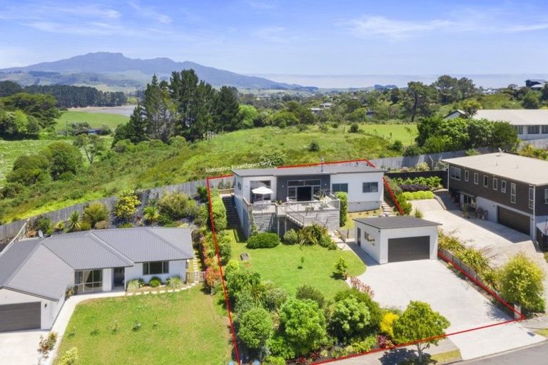 Photo of property in 7 Puka Place, Raglan, 3225
