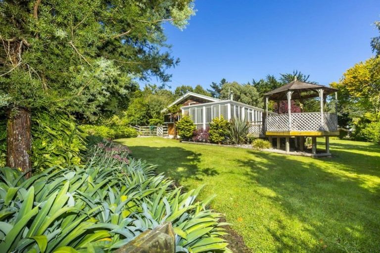 Photo of property in 196 Katherine Mansfield Drive, Whitemans Valley, Upper Hutt, 5371