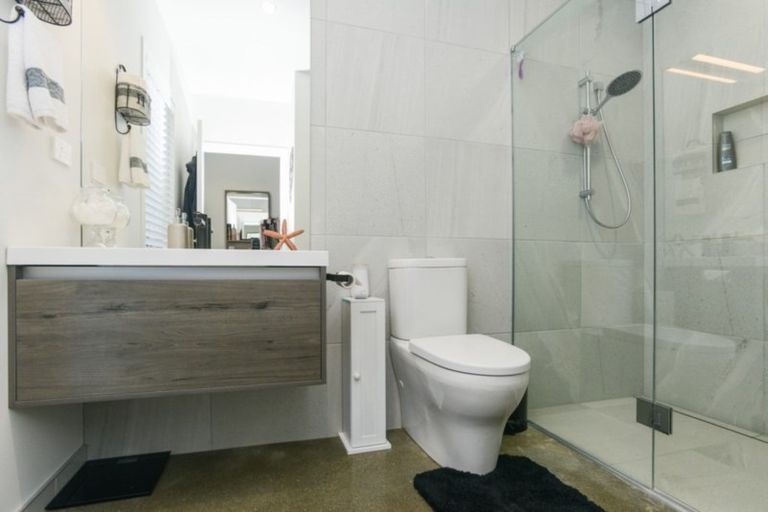 Photo of property in 80 Orotu Drive, Poraiti, Napier, 4112