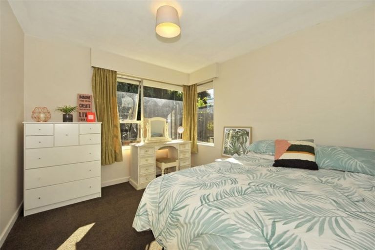 Photo of property in 1 Bidwell Place, Hillmorton, Christchurch, 8025