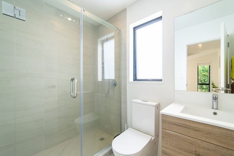 Photo of property in 2/20 Eban Avenue, Hillcrest, Auckland, 0627