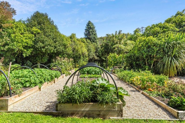 Photo of property in 15 Tukurua Road, Parapara, Takaka, 7182