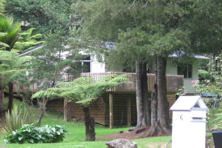 Photo of property in 6 Waerenga Place, Titirangi, Auckland, 0604