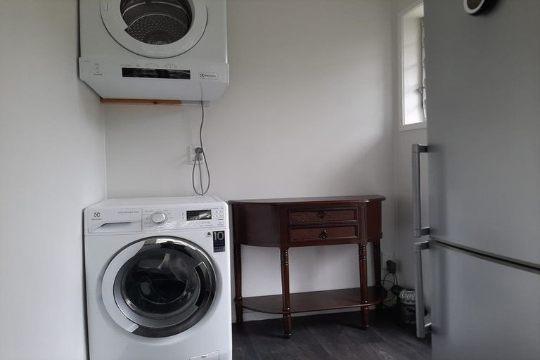 Photo of property in 1/61 Mcclintock Road, Massey, Auckland, 0614