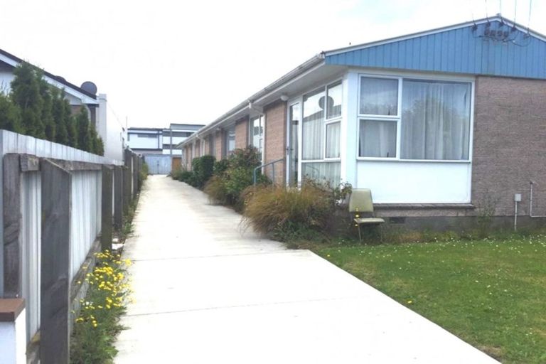 Photo of property in 2/417 Hereford Street, Linwood, Christchurch, 8011
