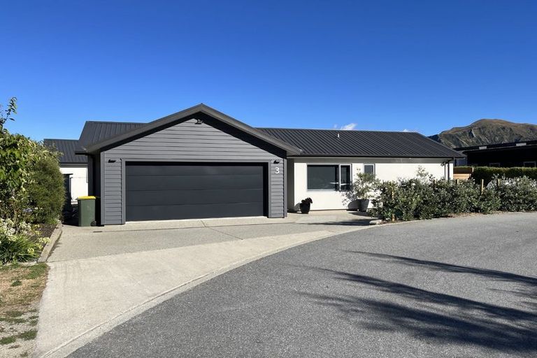 Photo of property in 3 Edgewood Place, Wanaka, 9305