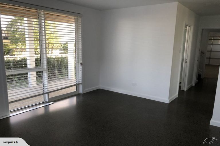 Photo of property in 28 Ridge Road, Howick, Auckland, 2014