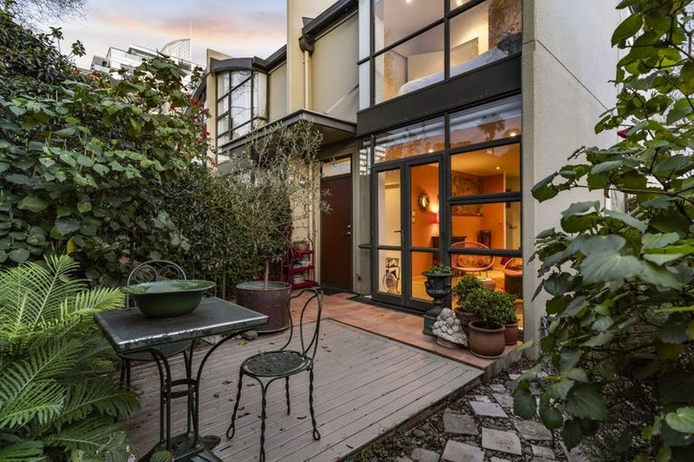 Photo of property in 4/16 Huron Street, Takapuna, Auckland, 0622