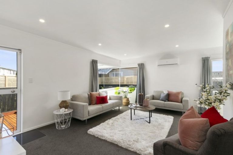 Photo of property in 15b Trevethick Grove, Woburn, Lower Hutt, 5010