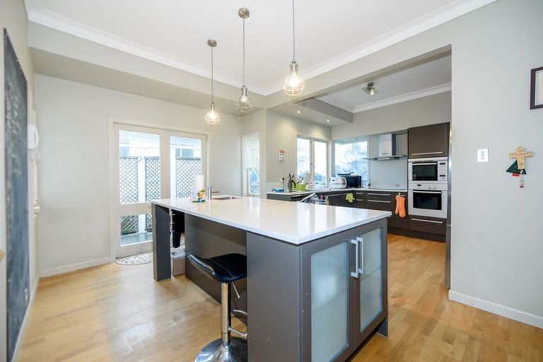 Photo of property in 2a Sylvan Park Avenue, Milford, Auckland, 0620