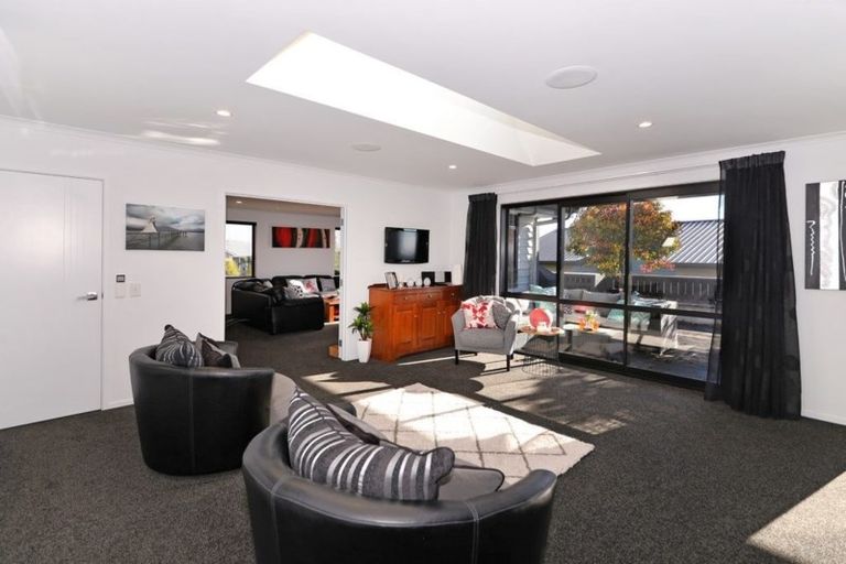 Photo of property in 98 Washbourn Drive, Richmond, 7020