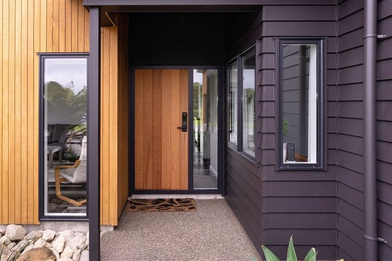 Photo of property in 24 Ivy Lane, Ohau, Levin, 5570