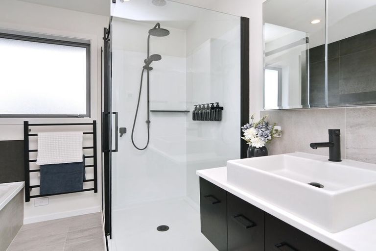 Photo of property in 25 Dunstan Crescent, Hornby, Christchurch, 8042