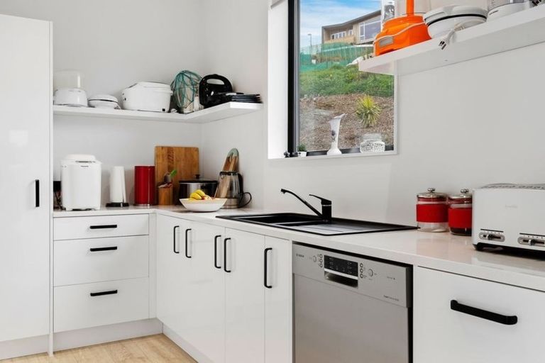 Photo of property in 6 Whiterock Lane, Richmond Hill, Christchurch, 8081