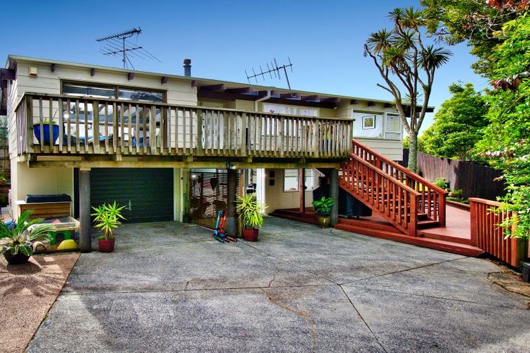 Photo of property in 45 Cliff View Drive, Green Bay, Auckland, 0604