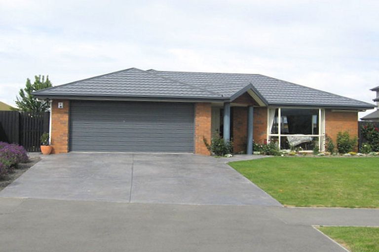 Photo of property in 6 Tullamore Place, Casebrook, Christchurch, 8051