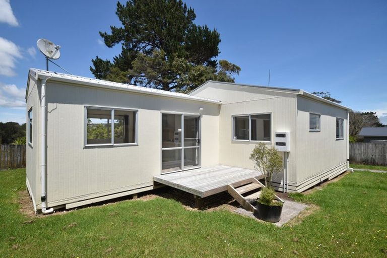 Photo of property in 25a West Harbour Drive, West Harbour, Auckland, 0618