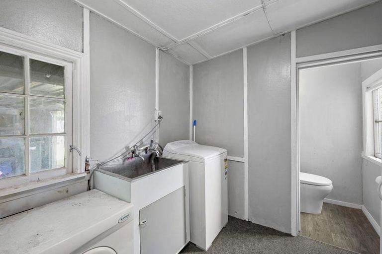 Photo of property in 15 Standish Street, Westown, New Plymouth, 4310